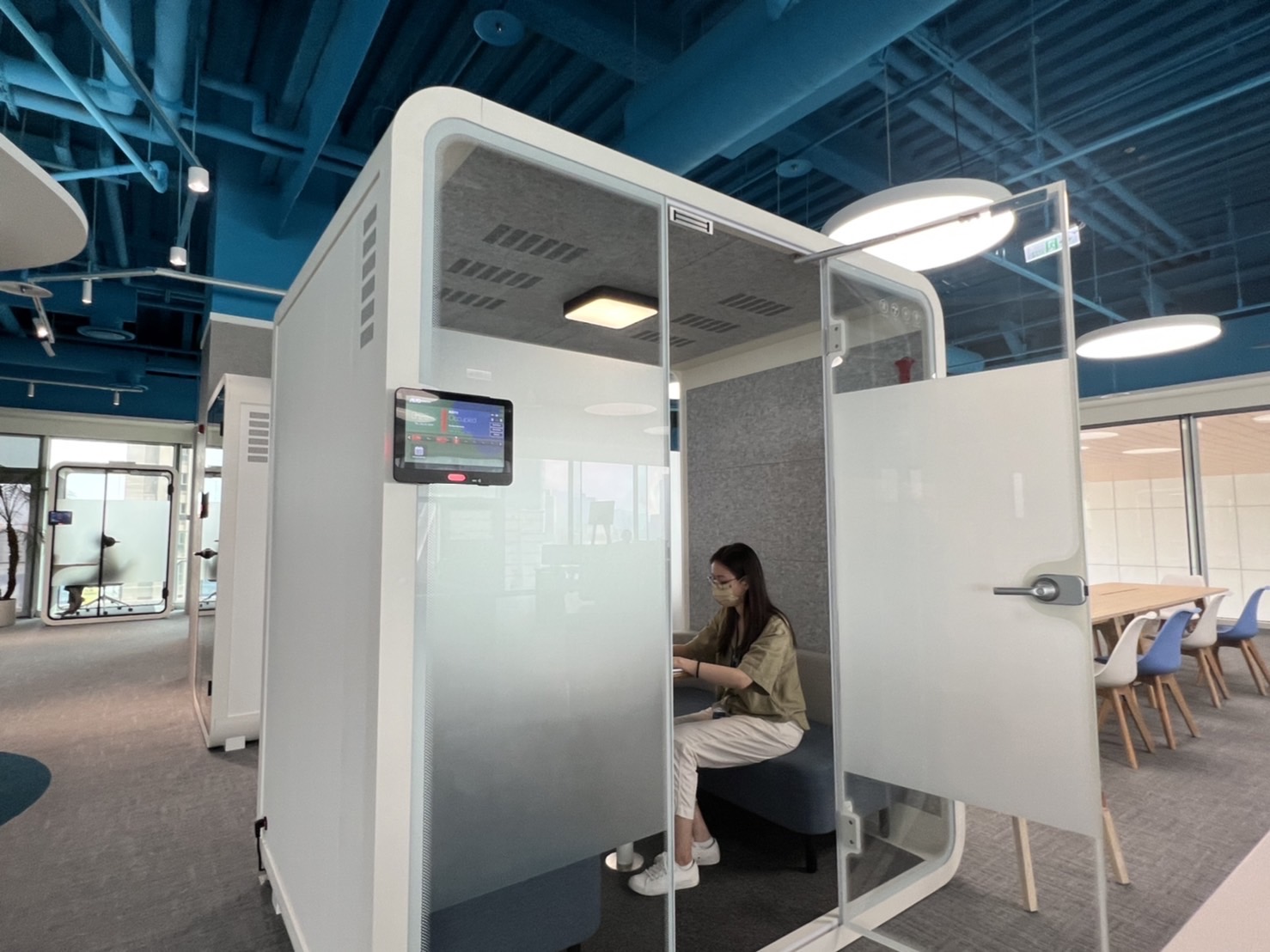 圣淘沙高雄據點的智慧行動辦公艙，展現圣淘沙在面板以外的研發應用軟實力